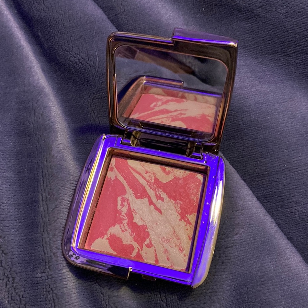 Hourglass Blush in “Diffused Heat”
